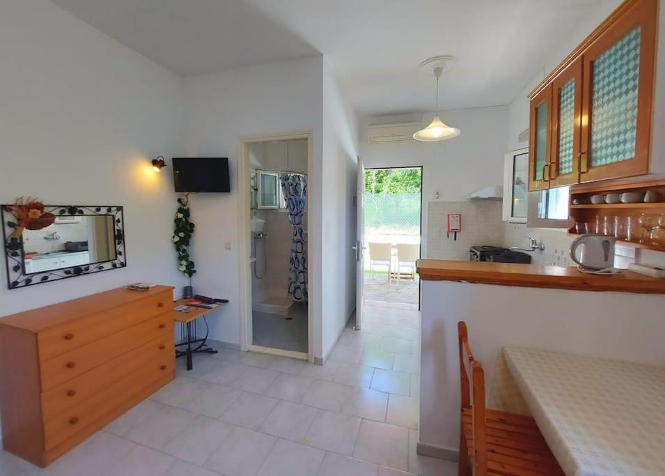 Villa Eleni Agios Gordios  Ngoại thất bức ảnh
